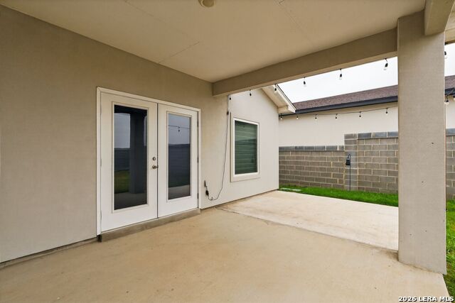 Image 27 of 30 For 411 John Irving