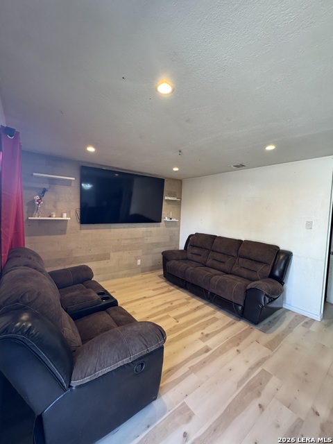 Image 4 of 13 For 2814 Mosscircle Dr.