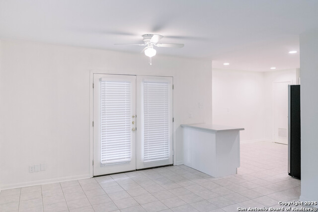 Image 15 of 29 For 1379 Oblate Dr