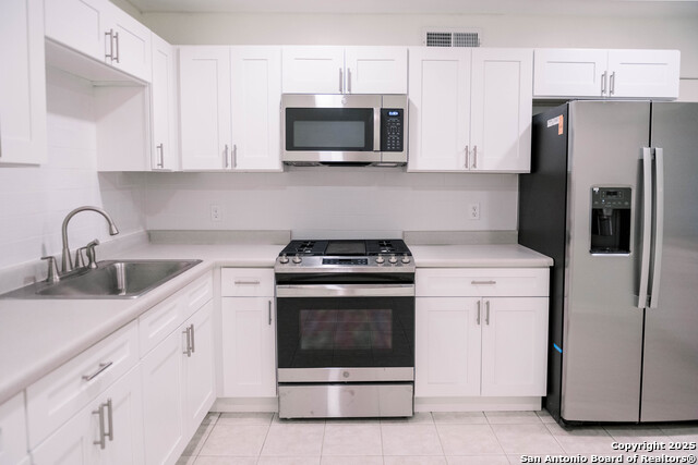 Image 20 of 29 For 1379 Oblate Dr