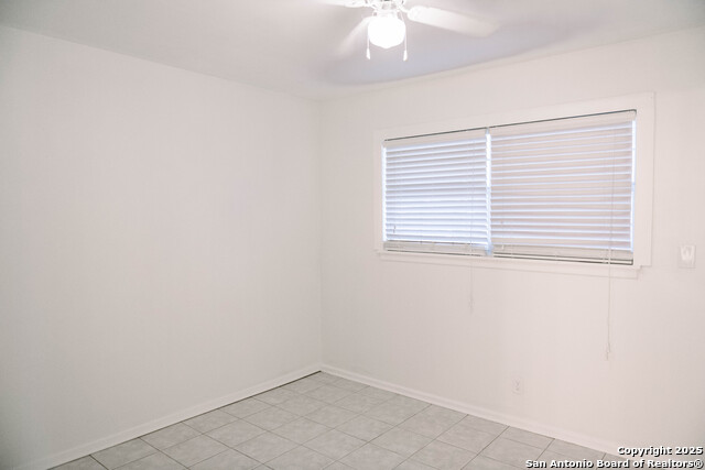 Image 9 of 29 For 1379 Oblate Dr