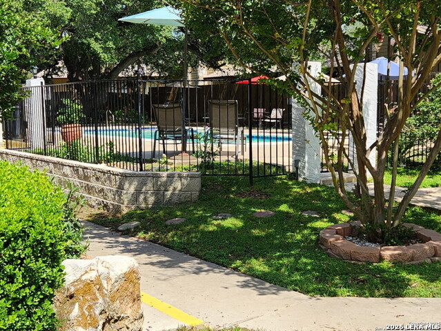 Image 12 of 15 For 10527 Perrin Beitel  106