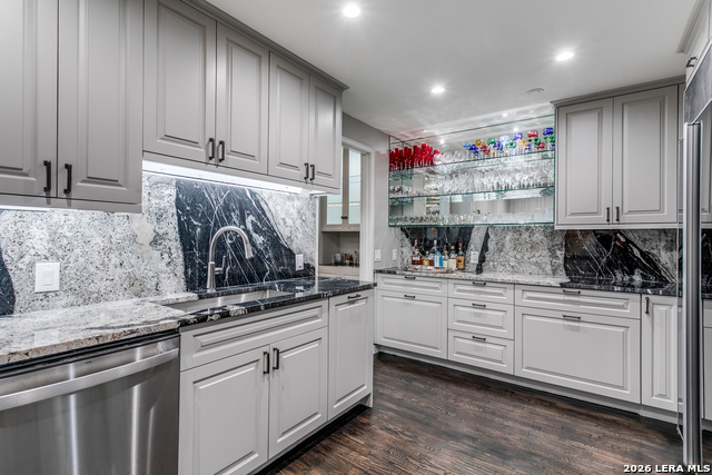 Image 6 of 14 For 200 Patterson  Apt 700a