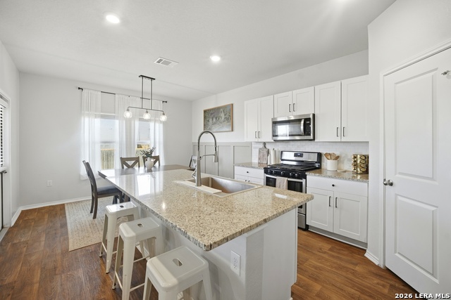 Image 10 of 26 For 4503 Felsite