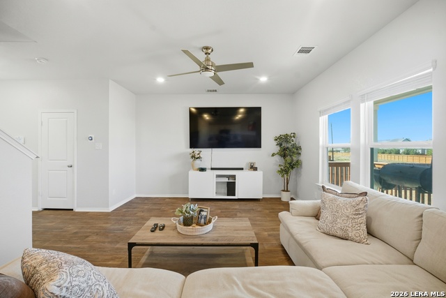 Image 13 of 26 For 4503 Felsite