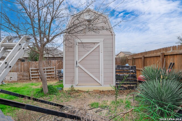 Image 33 of 44 For 11310 White Tip