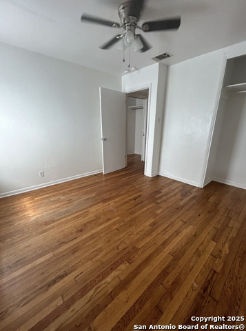 Listing photo id 9 for 355 Cresham  