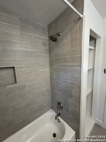 Listing photo id 11 for 355 Cresham  