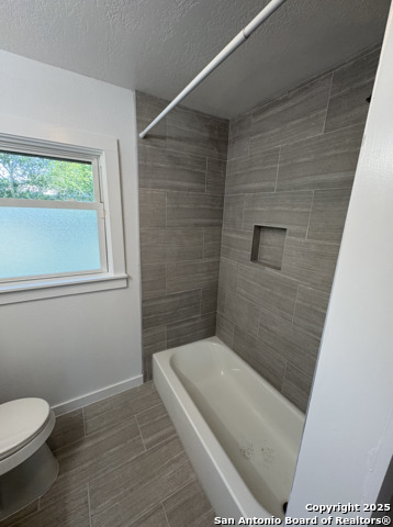 Listing photo id 14 for 355 Cresham  