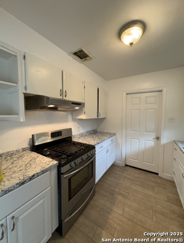 Listing photo id 0 for 355 Cresham  