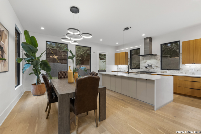 Image 17 of 39 For 119 Grant Ave