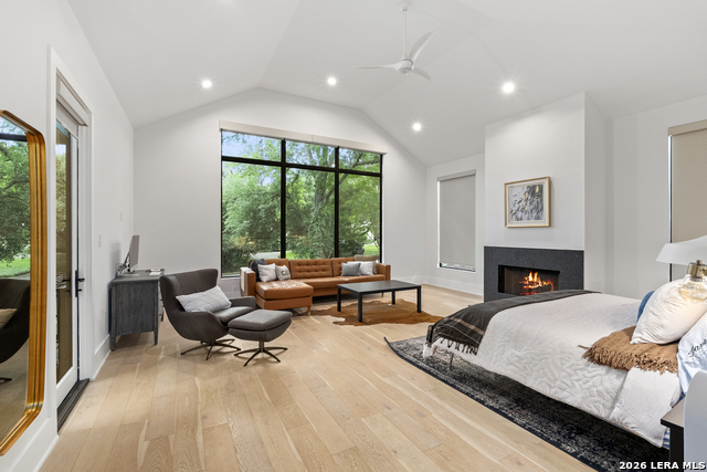 Image 21 of 39 For 119 Grant Ave