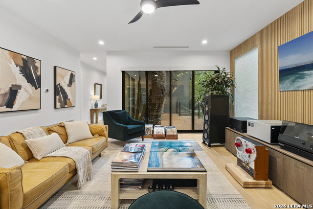 Image 9 of 39 For 119 Grant Ave