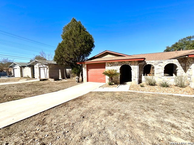 Listing photo id 0 for 6905 Forest Meadow Street