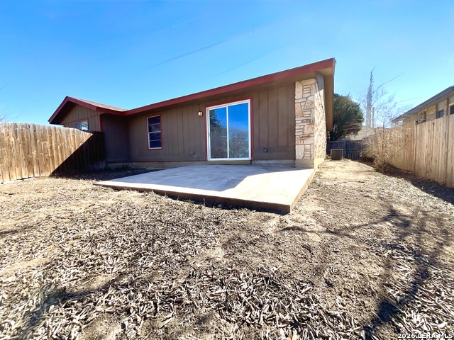 Listing photo id 25 for 6905 Forest Meadow Street