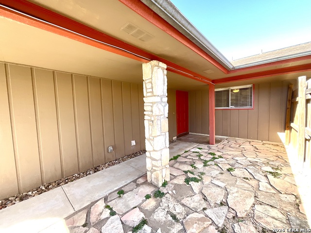 Listing photo id 2 for 6905 Forest Meadow Street