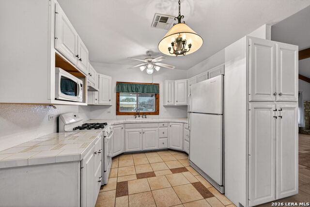 Image 12 of 39 For 421 Coughran