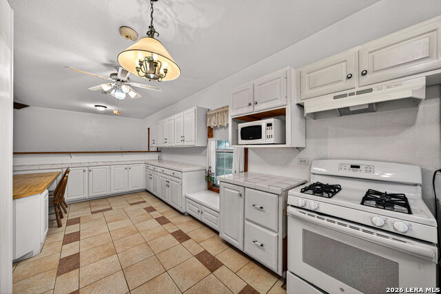 Image 13 of 39 For 421 Coughran