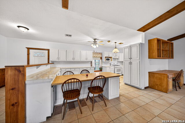 Image 17 of 39 For 421 Coughran