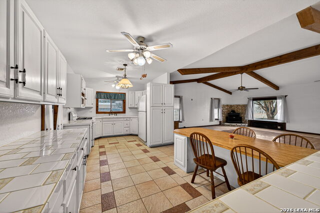 Image 18 of 39 For 421 Coughran