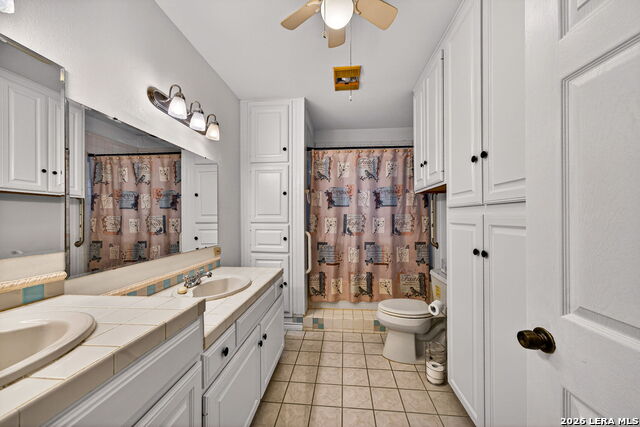 Image 24 of 39 For 421 Coughran