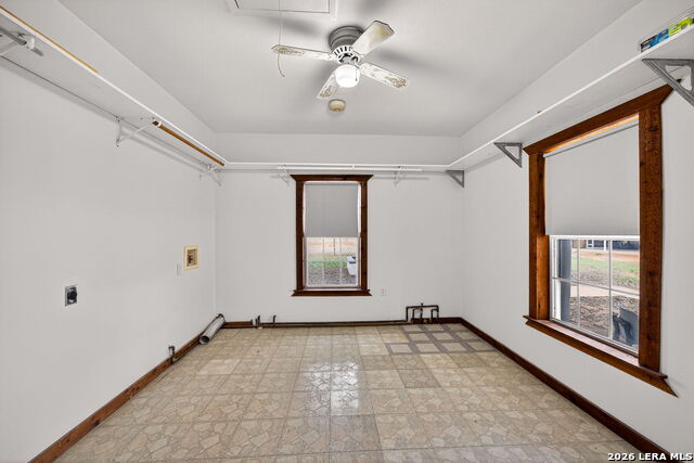 Image 25 of 39 For 421 Coughran