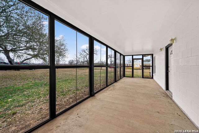 Image 26 of 39 For 421 Coughran