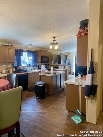 Listing photo id 7 for 1635 Terrell