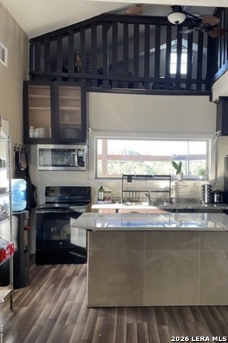 Image 3 of 13 For 272 Plum Cove