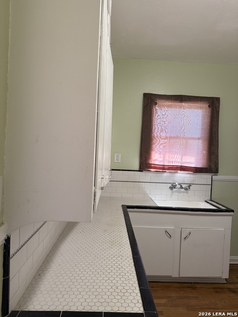 Image 12 of 15 For 530 Gramercy W