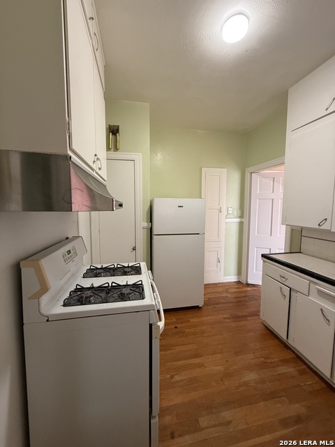 Image 13 of 15 For 530 Gramercy W