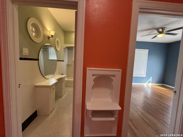 Image 14 of 15 For 530 Gramercy W