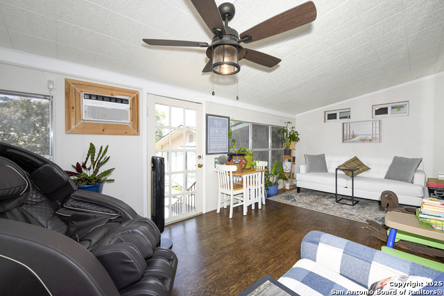 Image 14 of 52 For 222 Highview