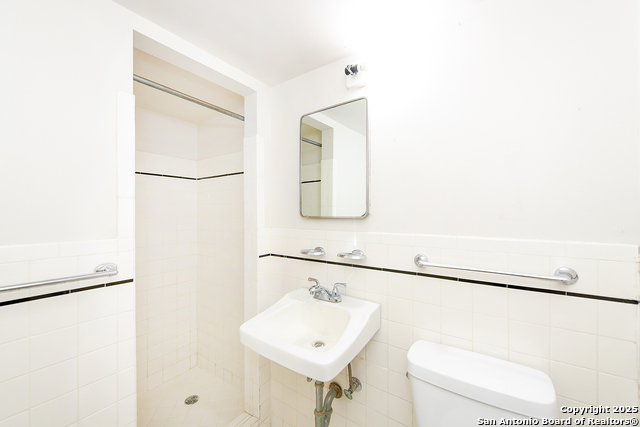 Image 25 of 52 For 222 Highview