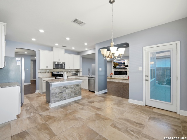 Image 14 of 39 For 4431 Oak Roset