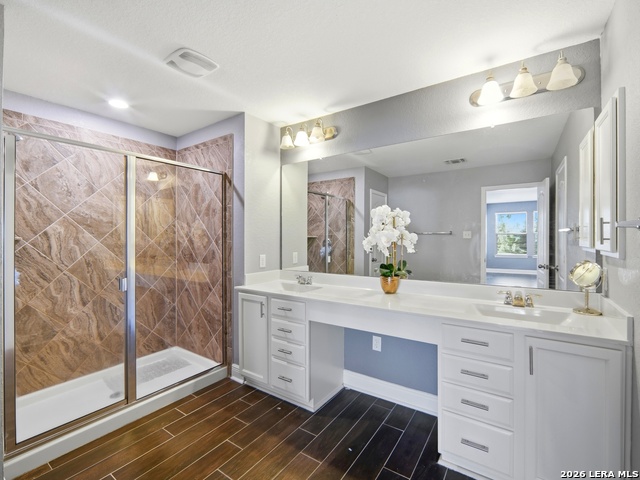 Image 18 of 39 For 4431 Oak Roset