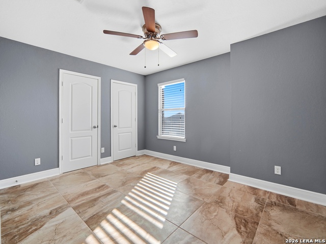 Image 21 of 39 For 4431 Oak Roset