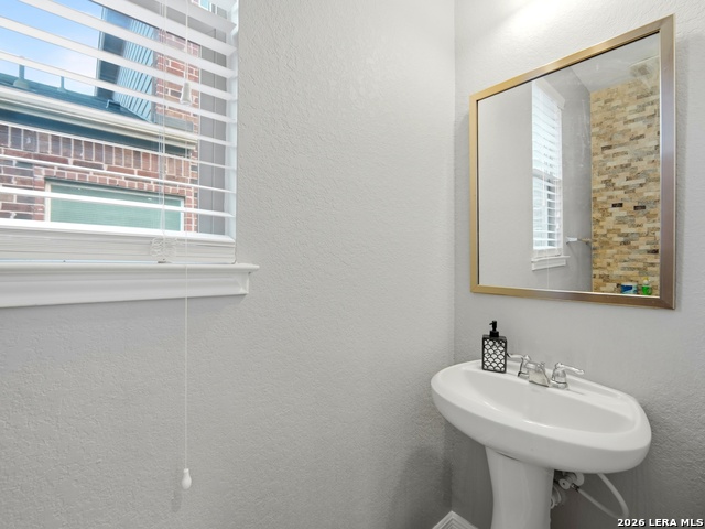 Image 24 of 39 For 4431 Oak Roset