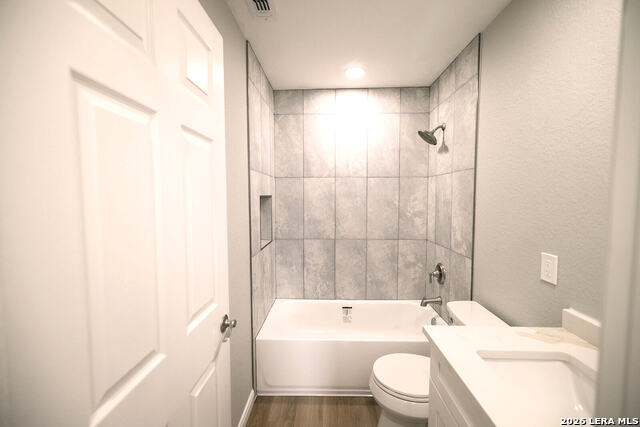 Image 15 of 29 For 5710 Green Manor