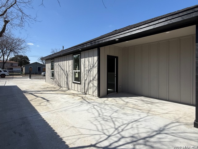 Image 4 of 32 For 810 San Eduardo Ave. S