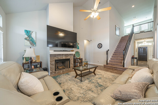 Image 13 of 37 For 8923 Monument Parke