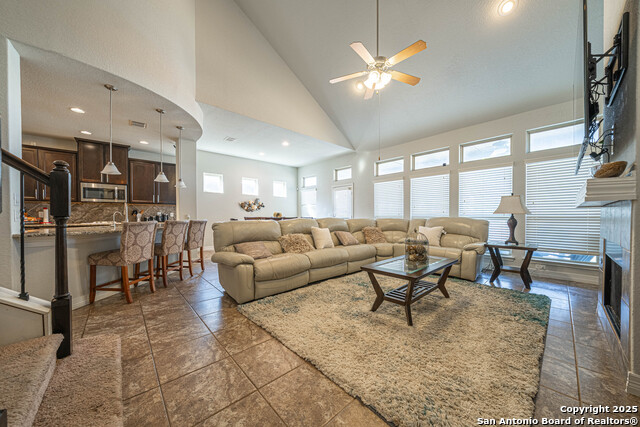 Image 15 of 37 For 8923 Monument Parke