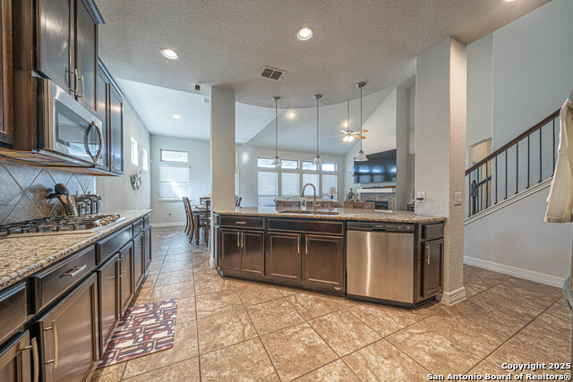 Image 8 of 37 For 8923 Monument Parke