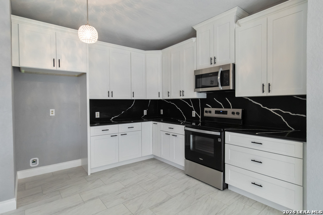 Listing photo id 10 for 3938 New Mathis