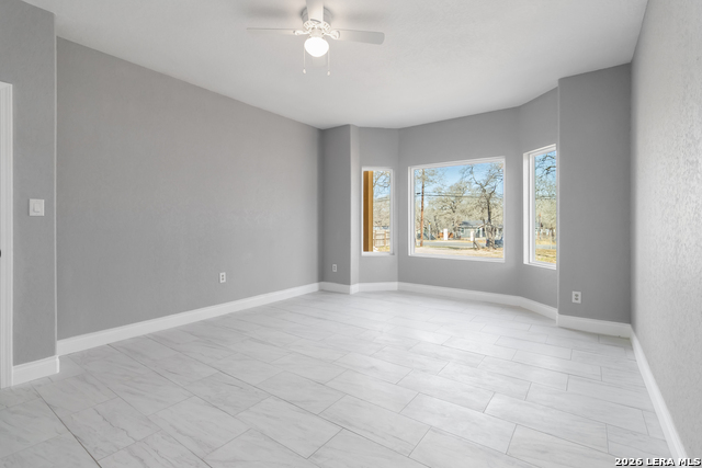 Listing photo id 16 for 3938 New Mathis