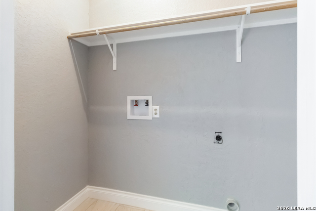 Listing photo id 28 for 3938 New Mathis