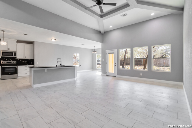 Listing photo id 4 for 3938 New Mathis