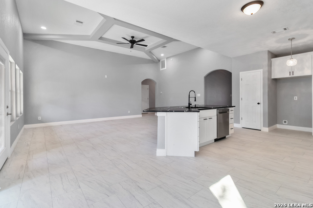 Listing photo id 6 for 3938 New Mathis