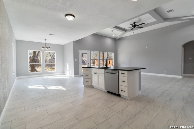 Listing photo id 7 for 3938 New Mathis