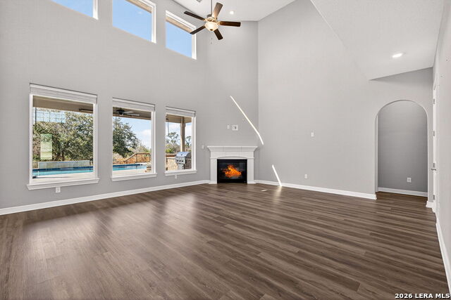 Listing photo id 9 for 588 Texas  